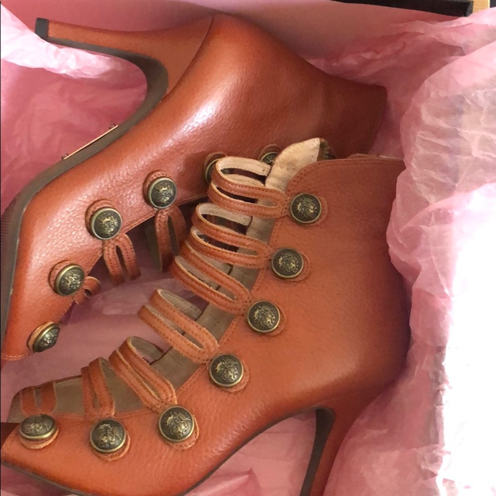 STEVEN BY STEVE MADDEN Booties